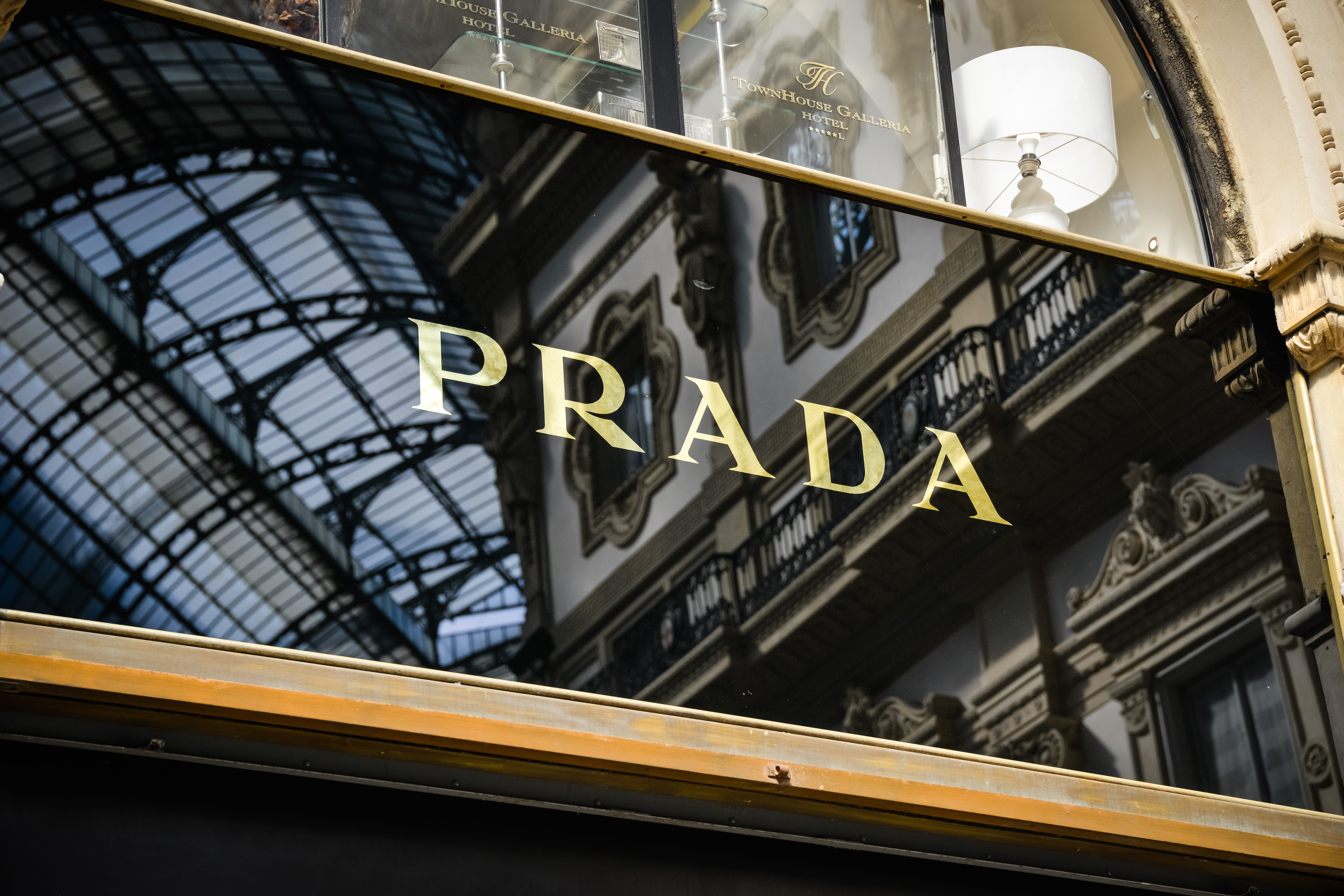 Prada ipo case analysis moving average on forex